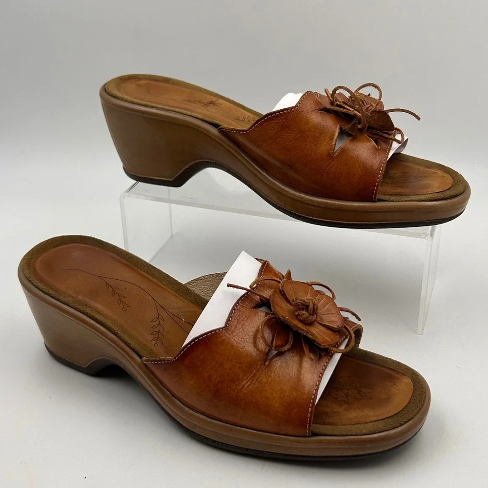 Dansko Wedge Slide Sandals Womens 39 8.5 Brown Leather Floral Boho Comfort Shoes